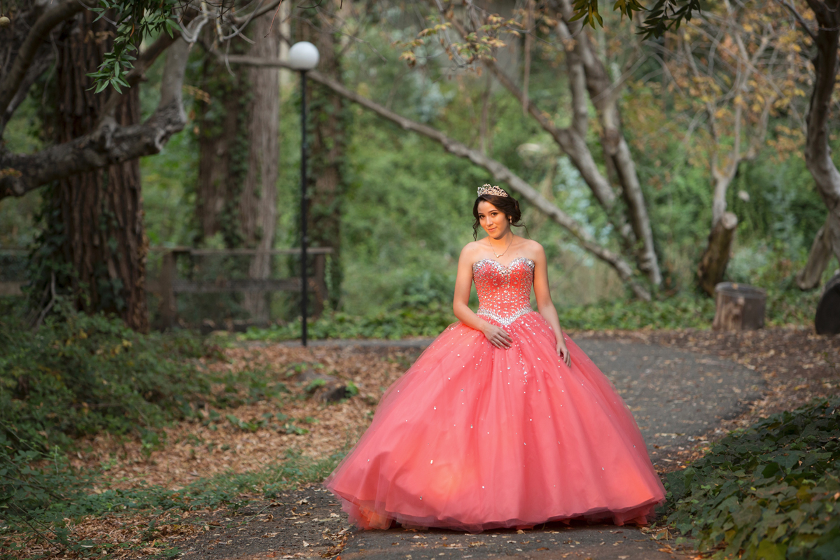 Laura_Cottril_Mills_College_quinceanera_3